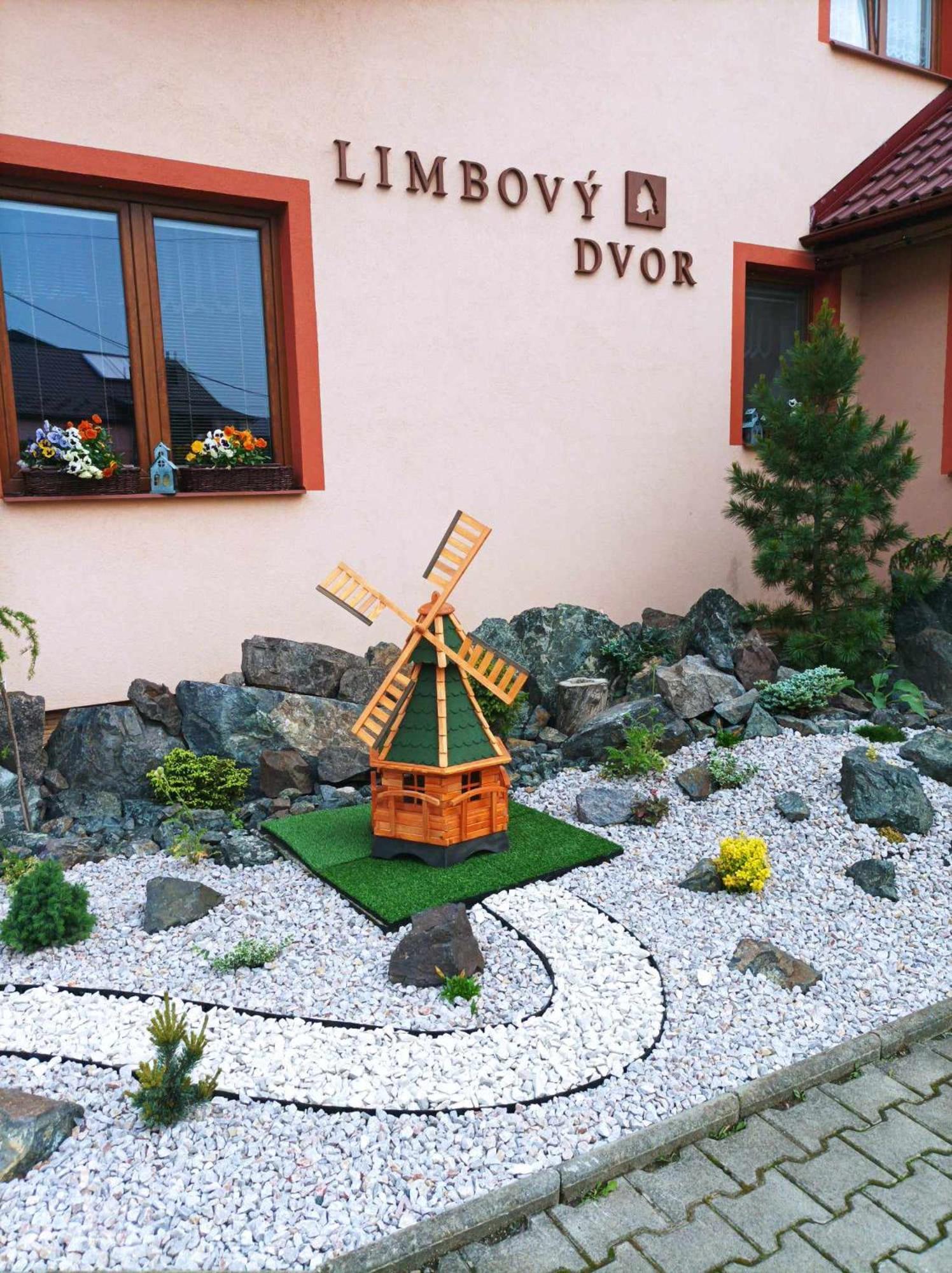 Hotel Pezion Limbovy Dvor Vrbov Esterno foto
