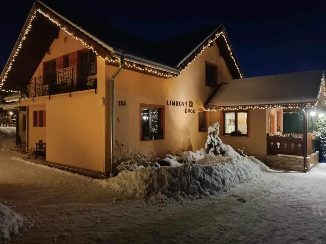 Hotel Pezion Limbovy Dvor Vrbov Esterno foto