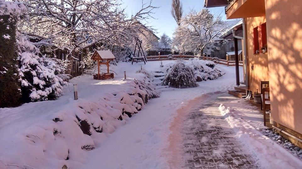 Hotel Pezion Limbovy Dvor Vrbov Esterno foto