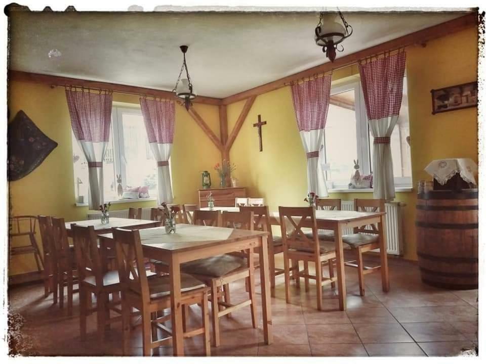 Hotel Pezion Limbovy Dvor Vrbov Esterno foto