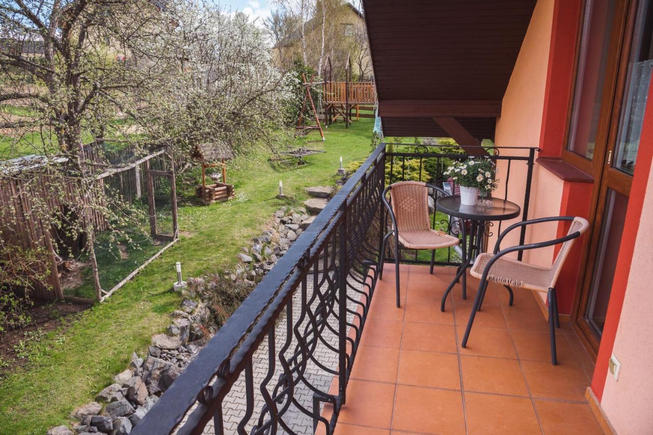 Hotel Pezion Limbovy Dvor Vrbov Esterno foto